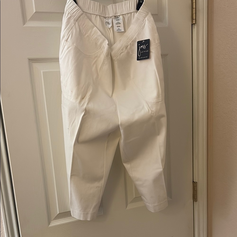 Just My Size Cream Capri’s